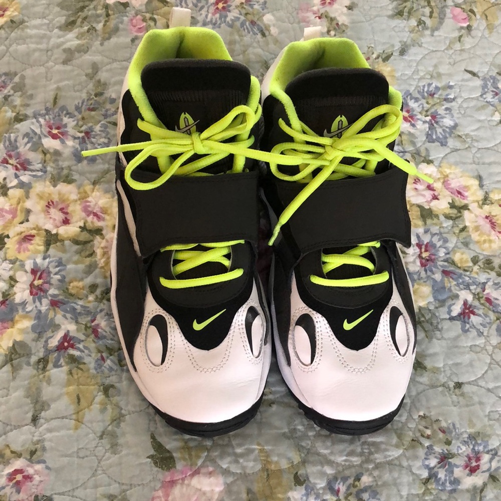 Boys Nike Air Sneakers size 7Y